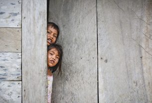 Niñas indígenas en Amazonas